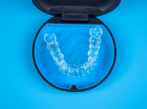 Alignere transparente Invisalign la Atelierul de Zâmbete